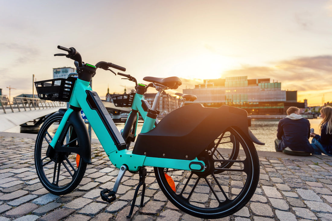 Se necesita pila para bicicleta eléctrica, hay unas bicicletas eléctricas que están estacionadas