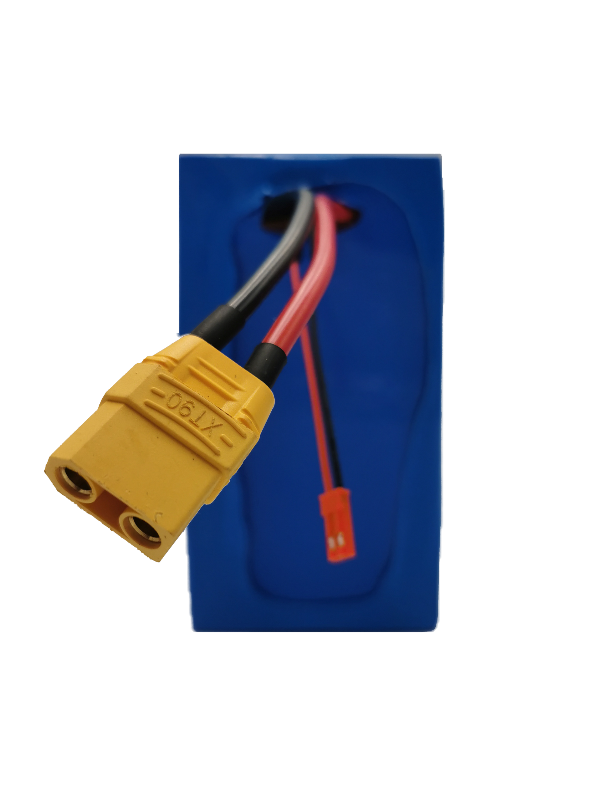 Acercamiento a la parte superior de la Batería 60V 21Ah compatible con Honey Whale H4 donde sobresalen sus cables con el conector amarillo de dos entradas