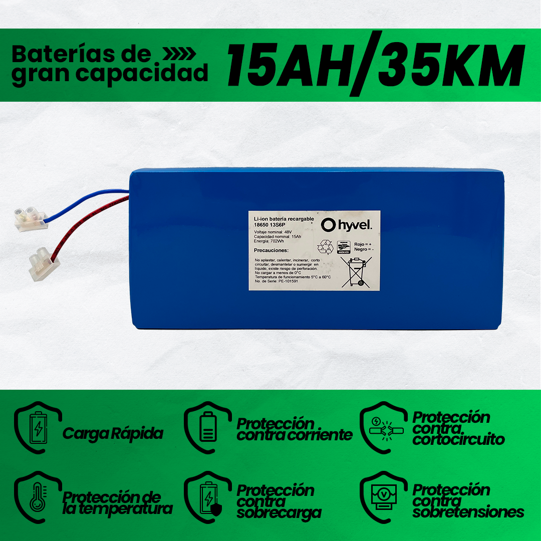 Tres baterías apiladas mostrando etiquetas blancas con especificaciones visibles y cables conectores superiores del Kit Batería 48V compatible con Evobike + Cargador 2A.