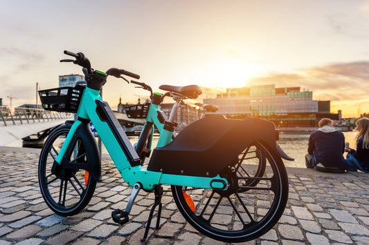 Se necesita pila para bicicleta eléctrica, hay unas bicicletas eléctricas que están estacionadas