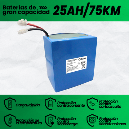 Vista detallada de la Batería 60V para Motocicleta Eléctrica con 25AH y 75KM, etiqueta blanca mostrando especificaciones técnicas e iconos de escudo que explican sus beneficios. 