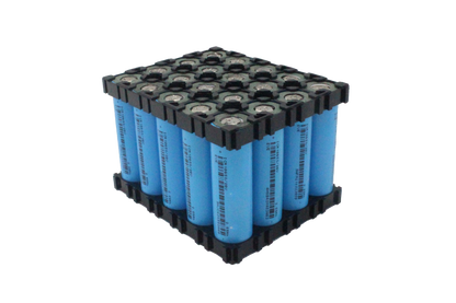 Paquete de 20 Pcs * Batería 18650 Eve 2.5ah organizadas de frente con datos técnicos visibles.
