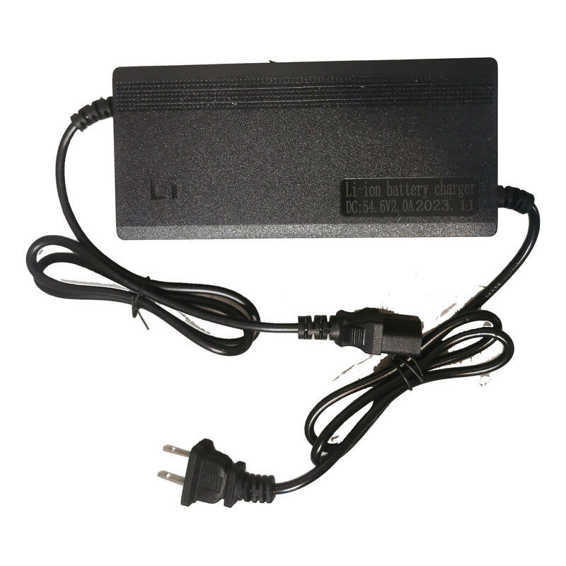 Cargador 13s 48v 2a Para Litio Ion en color negro con cable incluido, ideal para baterías de litio de alto rendimiento.