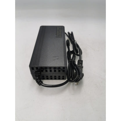 Cargador 10s 36v 2a Para Litio Ion, con cable incluido y diseño negro, confiable para una carga constante y segura.